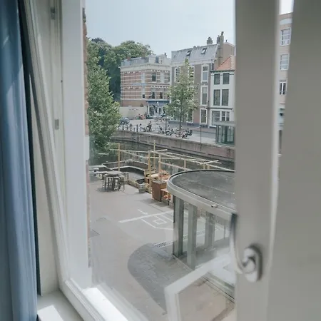 Hotel Room11